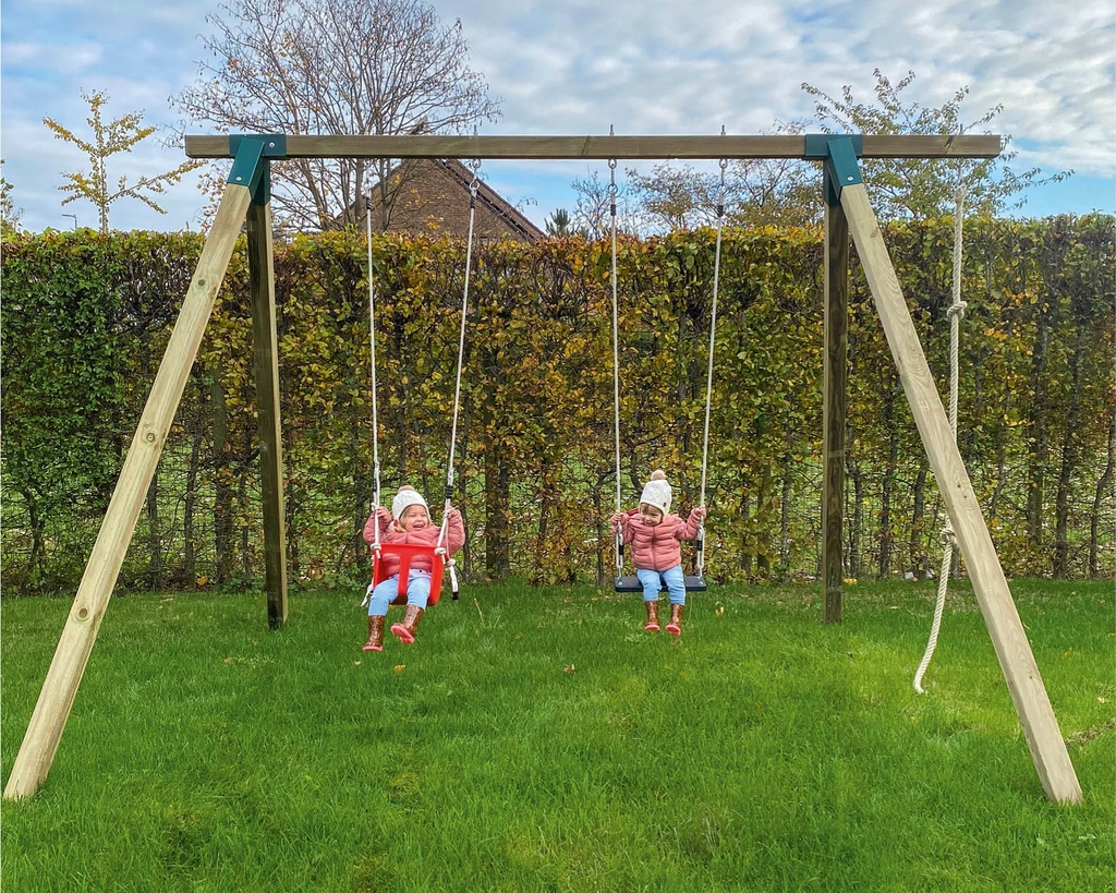 balançoire en bois de robinier, portique balançoire extérieur