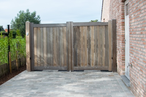 [0735*] RESIDENCE POORT